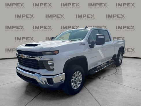 Used 2024 Chevrolet Silverado 2500 LT AWD/4WD image 1