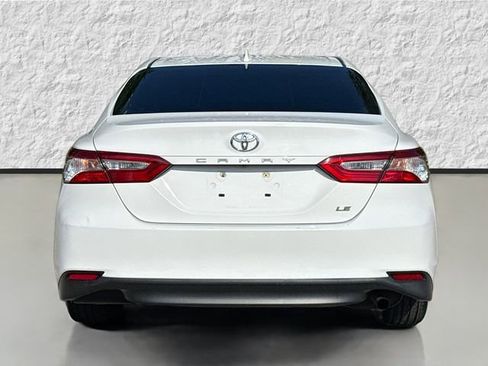 Used 2020 Toyota Camry LE image 4