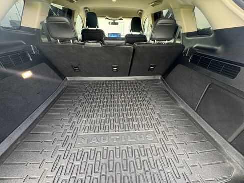 Used 2022 Lincoln Nautilus FWD image 31