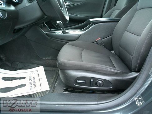 Used 2018 Chevrolet Malibu LT image 20