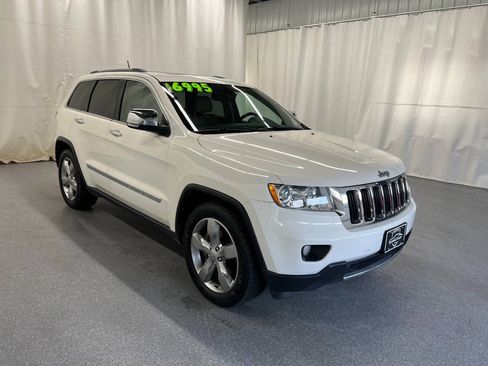 Used 2012 Jeep Grand Cherokee Limited w/ Trailer Tow Group IV AWD/4WD image 3
