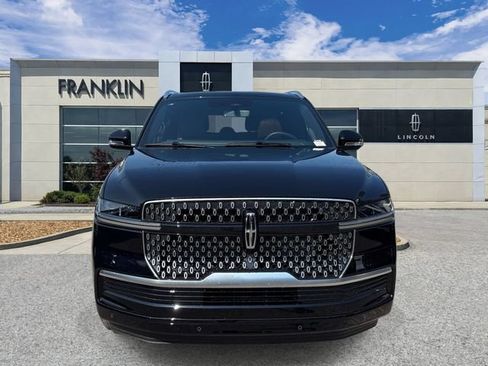 New 2026 Lincoln Navigator L Reserve AWD/4WD image 2