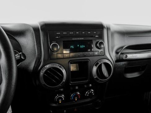 Used 2014 Jeep Wrangler Unlimited Sport AWD/4WD image 22