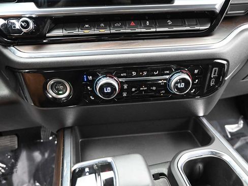 Used 2023 GMC Sierra 1500 SLT w/ SLT Premium Package AWD/4WD image 22