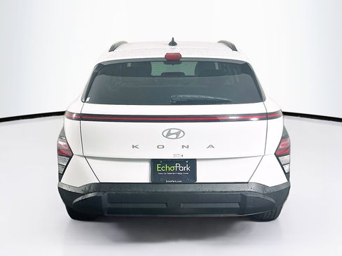 Used 2025 Hyundai Kona SEL FWD image 7