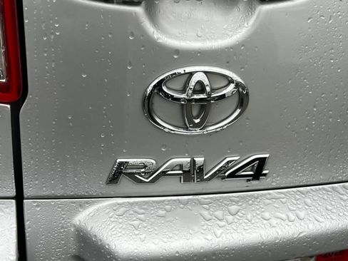Used 2011 Toyota RAV4 2WD w/ Base L4 Extra Value Pkg image 7