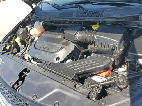 Used 2023 Chrysler Pacifica Touring-L FWD image 40