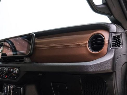 Used 2025 Jeep Gladiator Sport AWD/4WD image 71