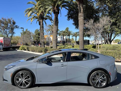 Used 2024 Toyota Prius Limited image 18