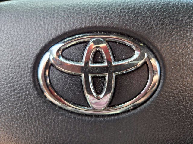 Used 2025 Toyota Sequoia SR5 AWD/4WD image 33
