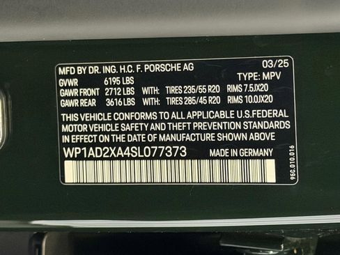 Certified 2025 Porsche Macan Electric image 26