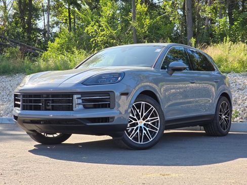 Certified 2026 Porsche Cayenne AWD/4WD image 1