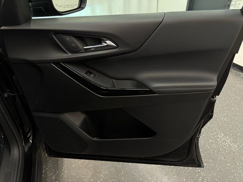 Used 2025 Chevrolet Equinox LT image 7