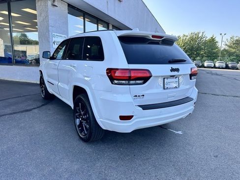 Used 2022 Jeep Grand Cherokee Laredo X image 39