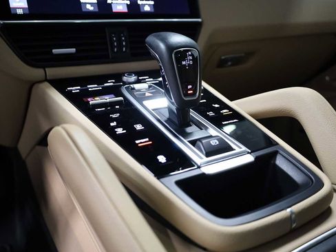 Used 2019 Porsche Cayenne AWD/4WD image 29