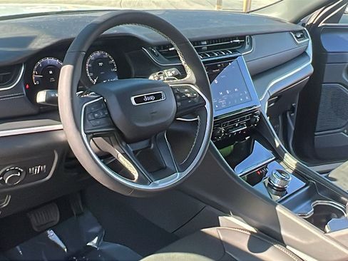 New 2025 Jeep Grand Cherokee Altitude w/ Trailer Tow Package image 14