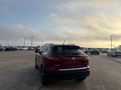 Used 2022 Nissan Rogue Sport SL w/ Premium Package FWD image 16
