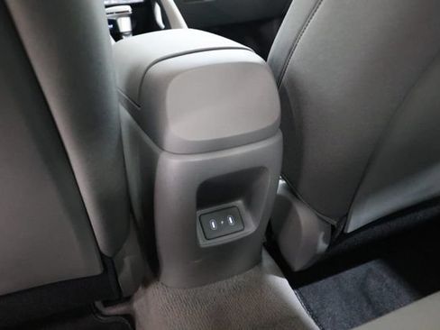 Used 2025 Hyundai Elantra SE FWD image 28