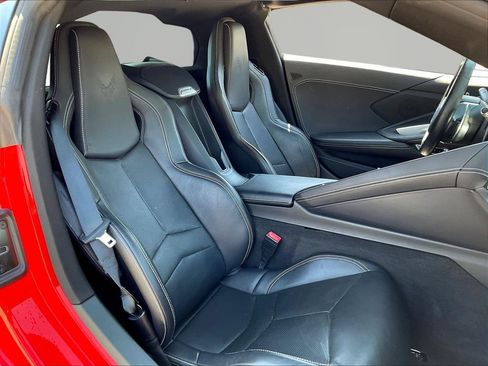 Used 2020 Chevrolet Corvette Stingray Coupe w/ Z51 Performance Package RWD image 29