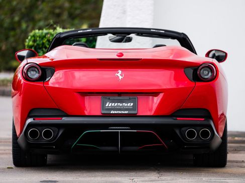 Used 2019 Ferrari Portofino image 24