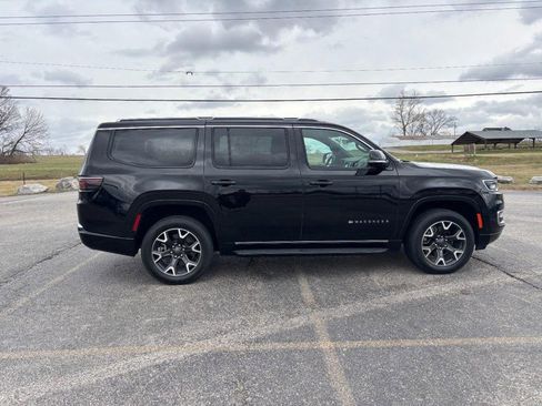 Used 2023 Jeep Wagoneer Series III w/ Preferred Equipment Group image 6