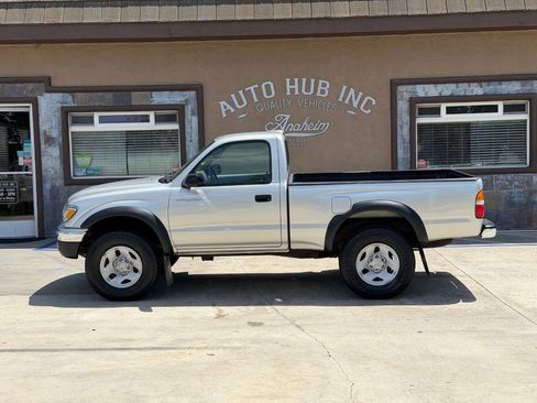 Used 2004 Toyota Tacoma PreRunner RWD image 6