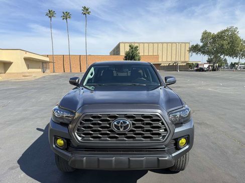 Used 2023 Toyota Tacoma SR5 AWD/4WD image 2