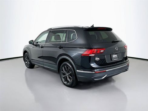 Used 2024 Volkswagen Tiguan SE AWD/4WD image 10