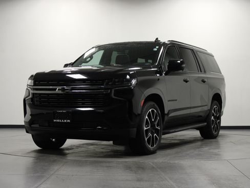 Used 2022 Chevrolet Suburban RST w/ Luxury Package AWD/4WD image 8