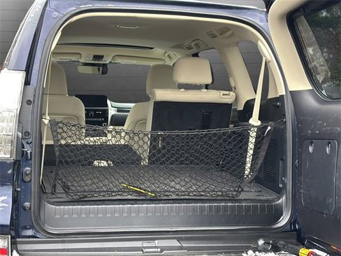 Used 2022 Lexus GX 460 Premium image 18