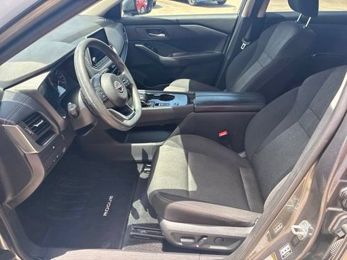 Used 2024 Nissan Rogue SV FWD image 17