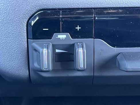 Used 2024 RAM 2500 Big Horn w/ Bed Utility Group image 10