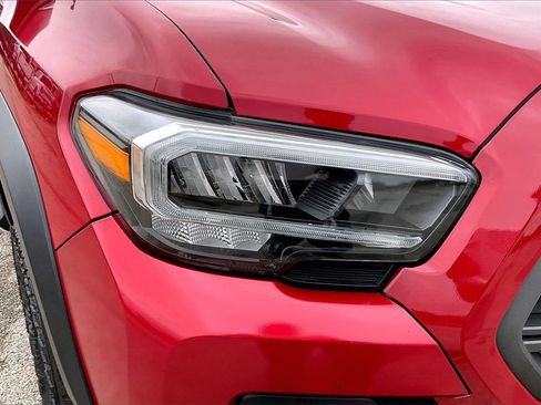 Used 2021 Toyota Tacoma TRD Off-Road w/ TRD Premium Off Road Package image 33