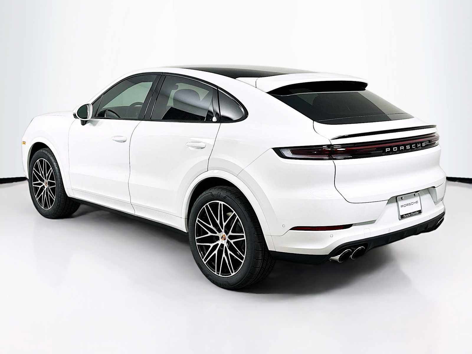 Used 2026 Porsche Cayenne Coupe AWD/4WD image 3
