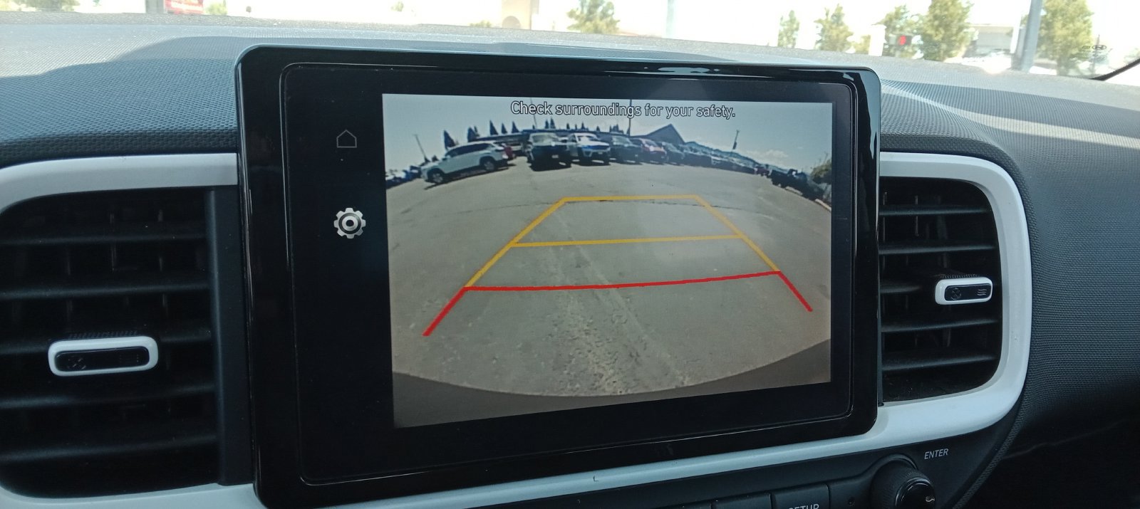Used 2022 Hyundai Venue Limited FWD image 16