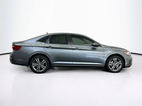 Used 2022 Volkswagen Jetta SE FWD image 10