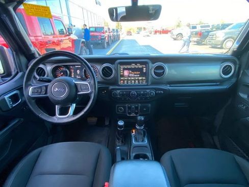 Used 2018 Jeep Wrangler Unlimited Sahara image 17