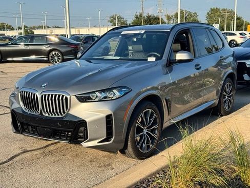 Used 2024 BMW X5 xDrive40i w/ M Sport Package AWD/4WD image 3