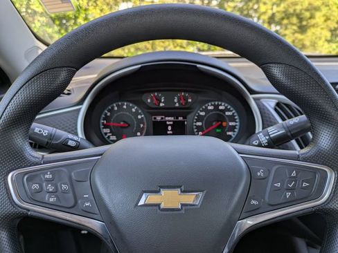 Used 2025 Chevrolet Malibu LT image 27