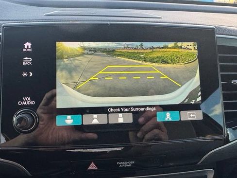Used 2021 Honda Pilot Touring image 18