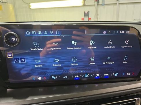 New 2026 Chevrolet Traverse LT w/ Driver Confidence Package AWD/4WD image 24