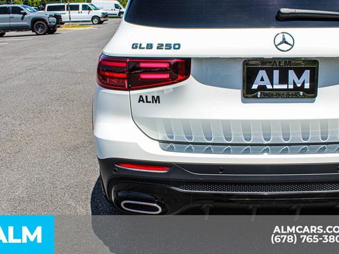 Used 2024 Mercedes-Benz GLB 250 image 11