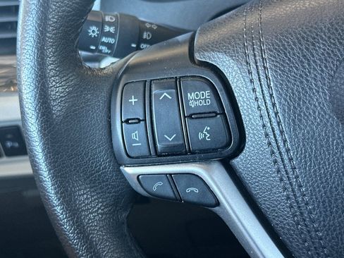 Certified 2020 Toyota Sienna XLE w/ XLE Navigation Package FWD image 28