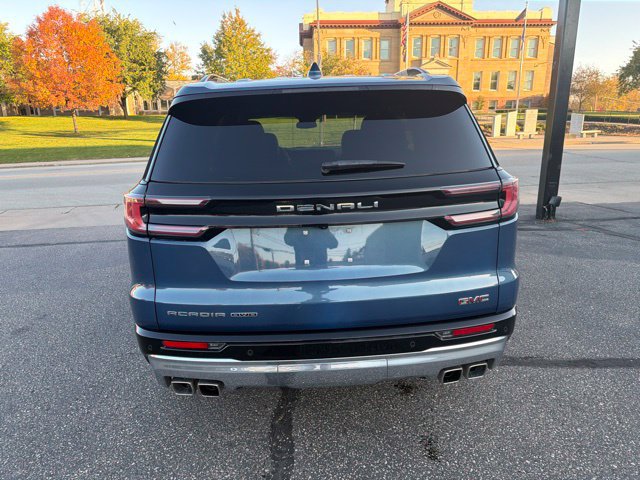 Used 2025 GMC Acadia Denali AWD/4WD image 4