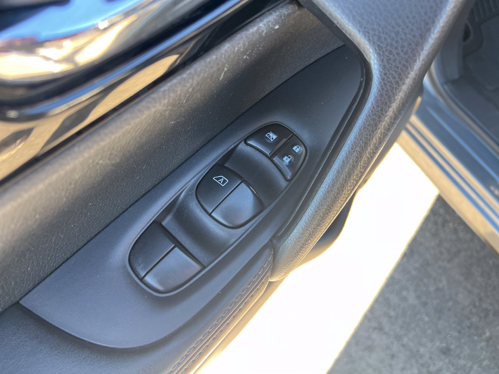 Used 2017 Nissan Rogue Sport SV w/ SV Premium Package AWD/4WD image 10