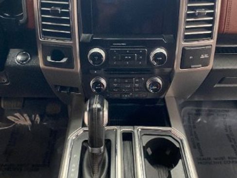 Used 2018 Ford F150 Platinum RWD image 16