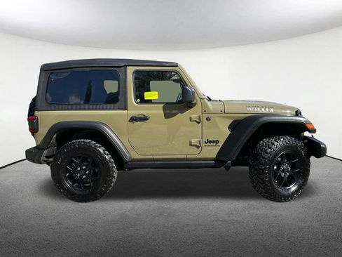 Used 2025 Jeep Wrangler Sport AWD/4WD image 15