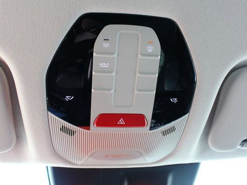 Used 2025 Kia K4 EX image 25