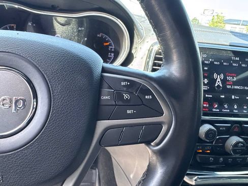 Used 2020 Jeep Grand Cherokee Overland AWD/4WD image 17
