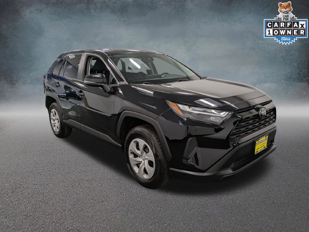 Used 2023 Toyota RAV4 LE AWD/4WD image 3